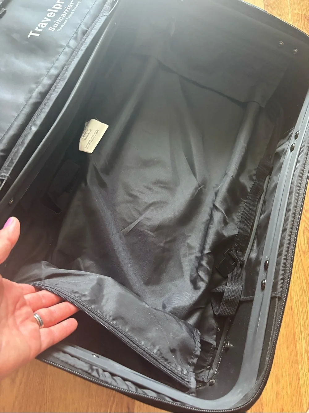 Travelpro B5 crew suitcase with rare sliding handle